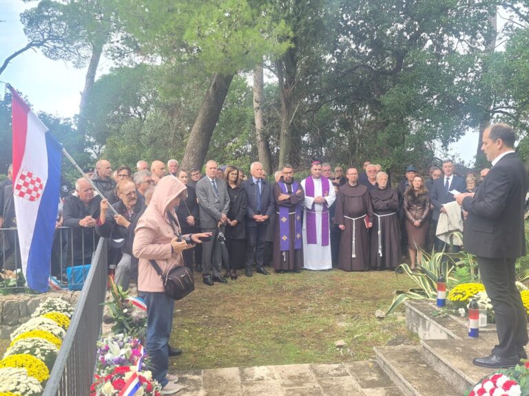 Sjećanje na žrtve ubijene na Daksi