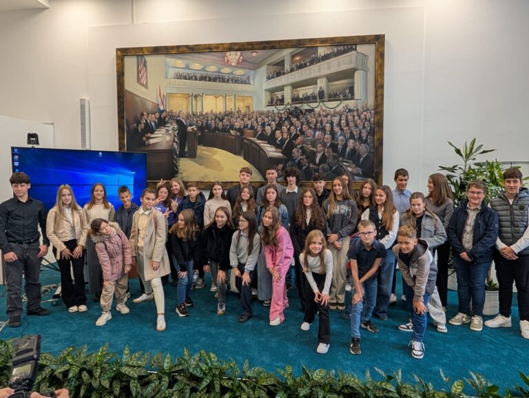 Dječje gradske vijećnice Grada Dubrovnika posjetile Hrvatski sabor