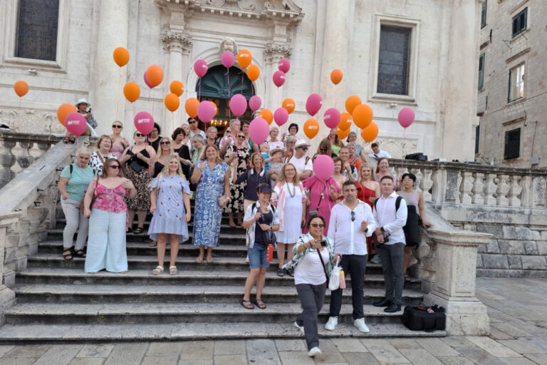 Rekordne donacije na humanitarnom hodu za žene “Women’s Bank Walk”