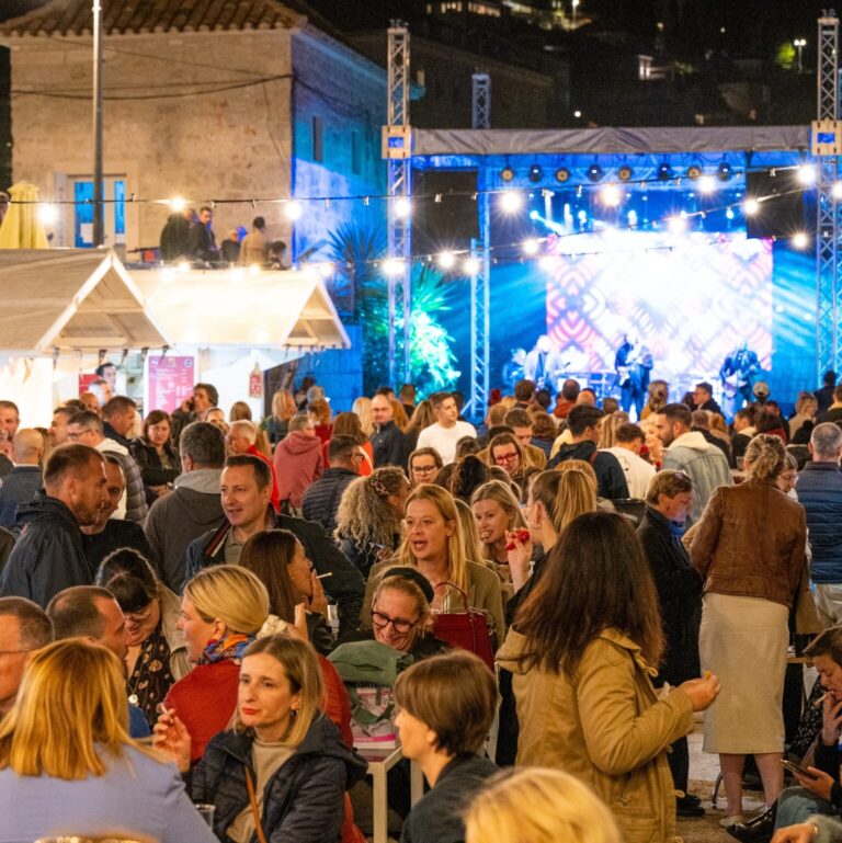 Uz koncert Jurice Pađena i Aerodroma počeo street food festival FOODravanje