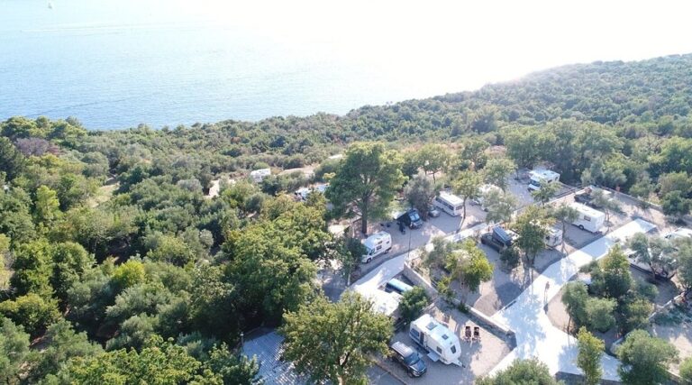 Hoće li administracija uništiti kampove u Hrvatskoj? Za mobilne kućice se traži građevinska dozvola!?