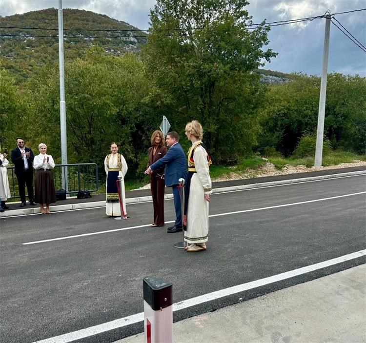 BOLJA POVEZANOST HRVATSKE I BiH: Otvorena prometnica od Zavale prema Slanome