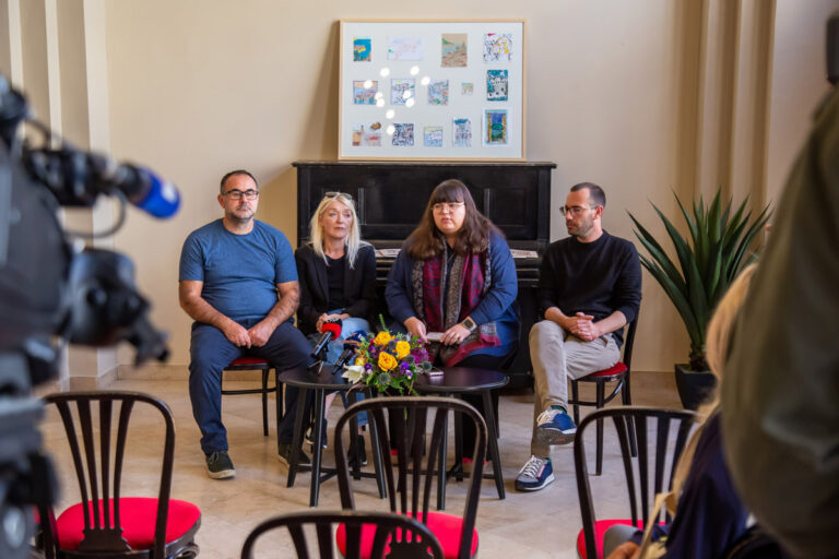 KMD predstavio prvu premijeru sezone “Kuća je velika, ne može se ona nosit”