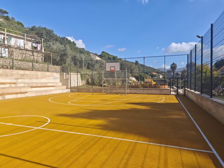 Nakon dječjeg, završena izgradnja novog sportskog igrališta u Suđurđu