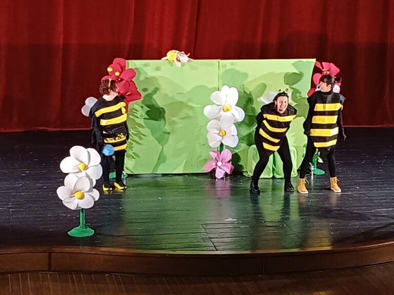 Udruga Aster održala predstavu “Pčelice”