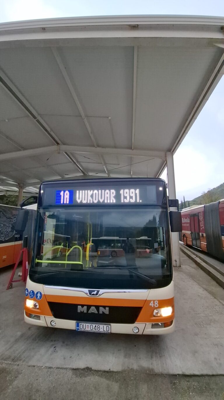 Libertas obilježava Dan sjećanja na žrtve Domovinskog rata. Evo kakva je poruka ispisana na autobusima