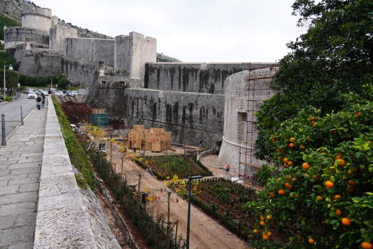 Počinje oslikavanje elemenata tematskog dječjeg igrališta u Parku Pile