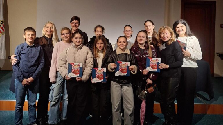 Predstavljena slikovnica „Hrvatski kralj Tomislav“ vjeroučiteljice Jelice Gjenero