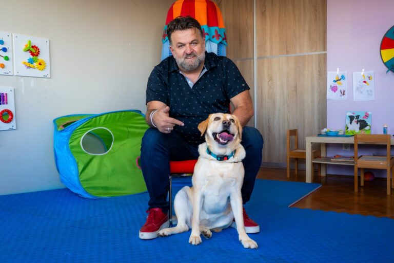 Andrija Jarak podržao projekt educiranja pasa vodiča za pomoć djeci s teškoćama u razvoju: ‘Nema ništa ljepše i časnije!’