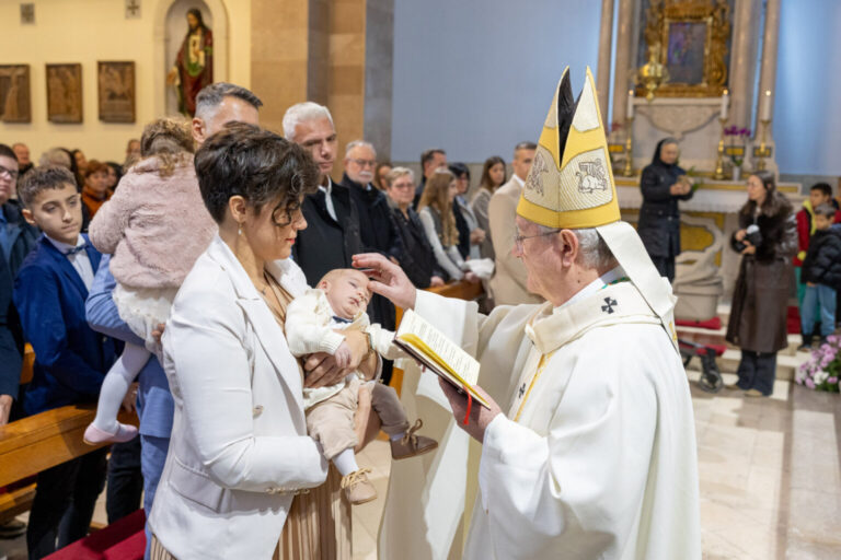 Kršteno deveto dijete obitelji Ajduk u Opuzenu