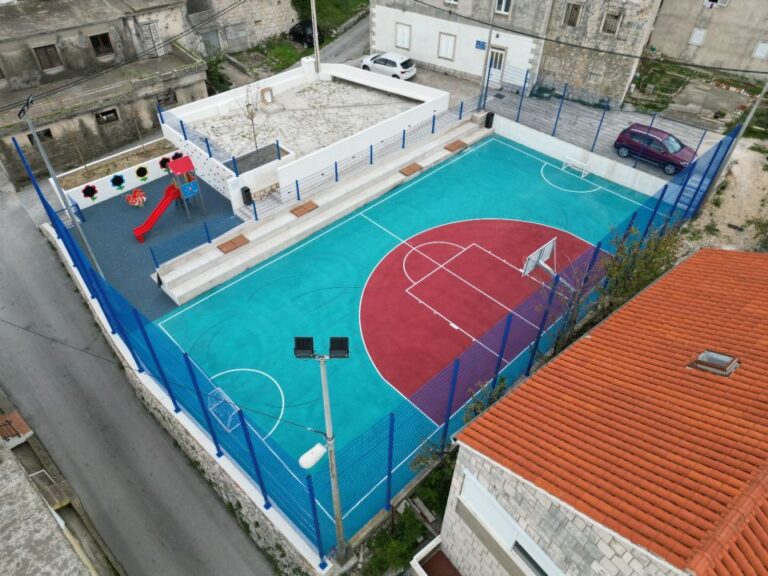 Završeni radovi na projektu opremanja i uređenja dječjeg igrališta na Gornjem Brgatu