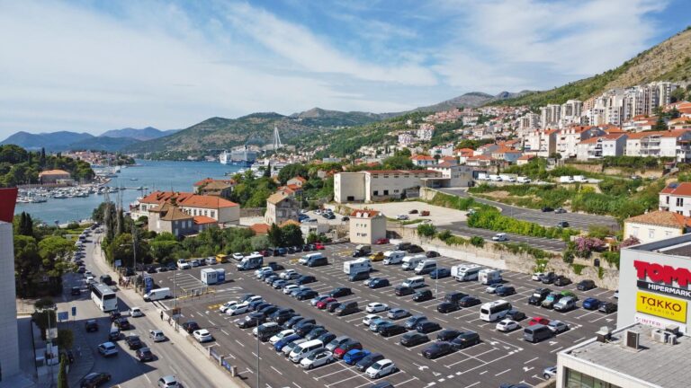 “Teatar Bend” otvara zabavni program Advent Parka u ex remizi