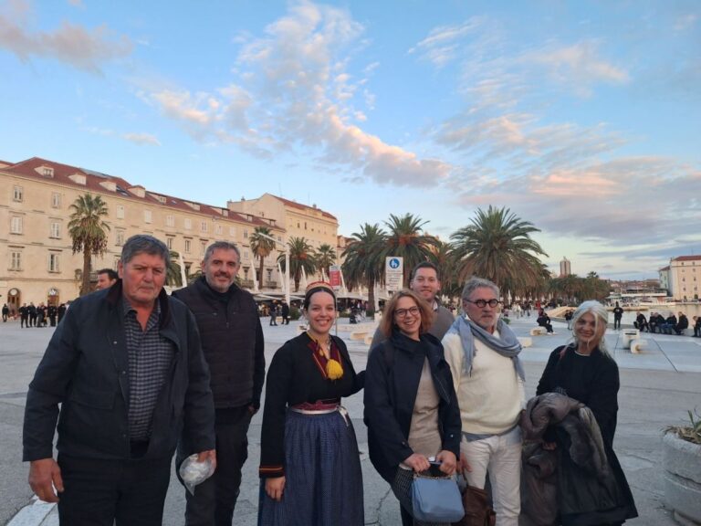 FOTO: Agroturizam Konavle i konavoski OPG-ovi oduševili ponudom na manifestaciji „Štorije o’ spize“ u Splitu