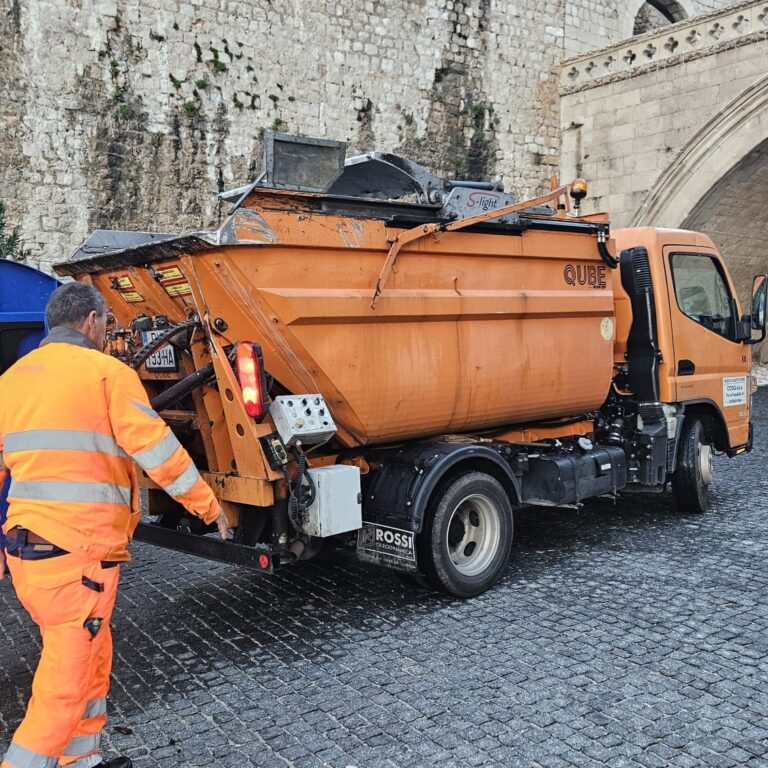 Povijesnu jezgru i dalje muče otpad i nedostatak prostora za zajednicu, nezadovoljni provedbom izglasanih projekta pitaju: “Čemu cijeli proces?”