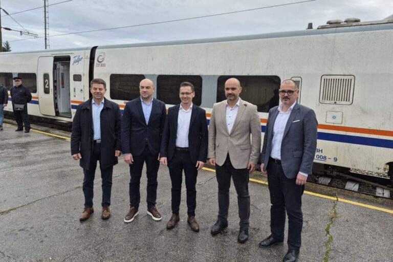 Uvedena međunarodna željeznička linija Sarajevo – Ploče – Sarajevo, na prvom polasku i župan Pezo
