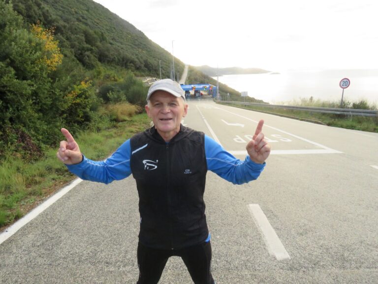 Petrinjski branitelj odao počast dubrovačkim braniteljima: 53 km od Prevlake do Srđa