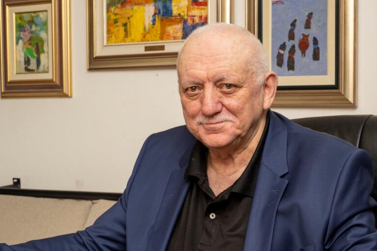 Niko Kapetanić darovao je jednu od svojih vrijednih zbirki dubrovačkom Arhivu