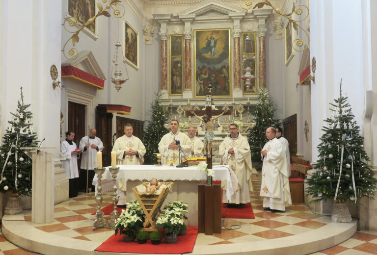 Pontifikalna misa u katedrali: Božić – otajstvo Božjeg utjelovljenja i čovjekovog pobožanstvenjenja