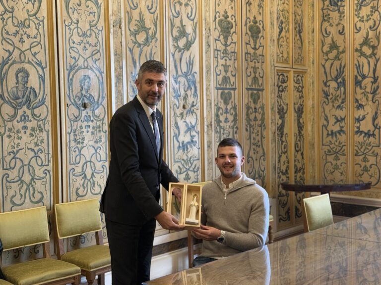 Ante Kolunđija na prijemu kod Frankovića