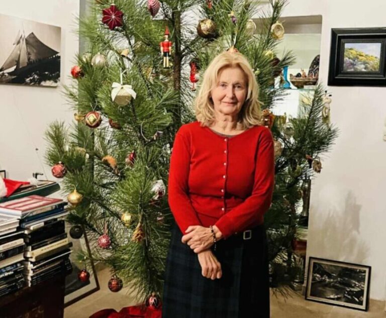 Božićni bor uspomena gđe Vesne Bradarić Gamulin: kuglice i ukrasi s brojnih adresa svijeta