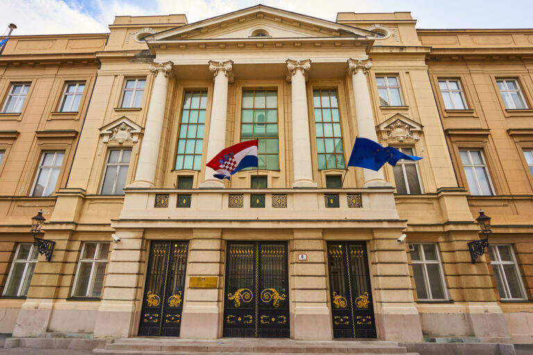 NOVA GODINA, NOVI PROPISI – Fiskalizacija, penalizacija, Bačićevi zakoni… Evo što se sve mijenja u 2026.