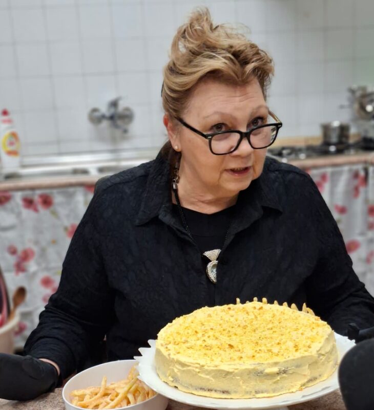 Luči nam je dala recept mamine torte od naranče!