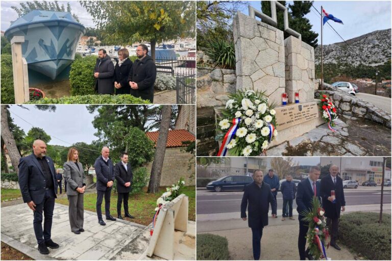 Polaganjem vijenaca na spomenicima na gradskom području odana počast poginulim braniteljima