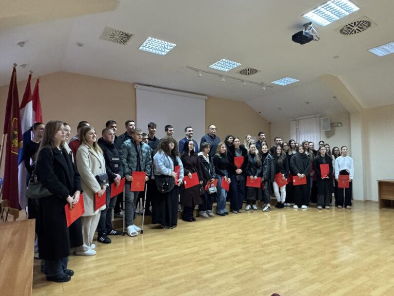 U Općini Župa dubrovačka svečano potpisani ugovori sa stipendistima