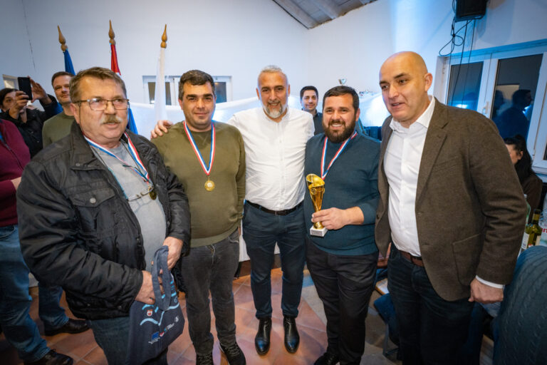 Ošlje 2026: mještani se natjecali u spravljanju zelene menestre!