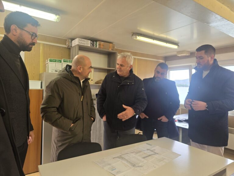 Napreduju radovi na komunalnoj luci Kneže. Pezo: U različitim fazama su projekti s ukupno 1200 komunalnih vezova