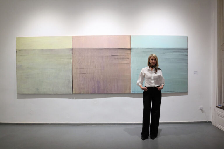 Izložba “Priče unatrag” dubrovačke umjetnice Ivone Šimunović otvorena u Galeriji Josip Račić