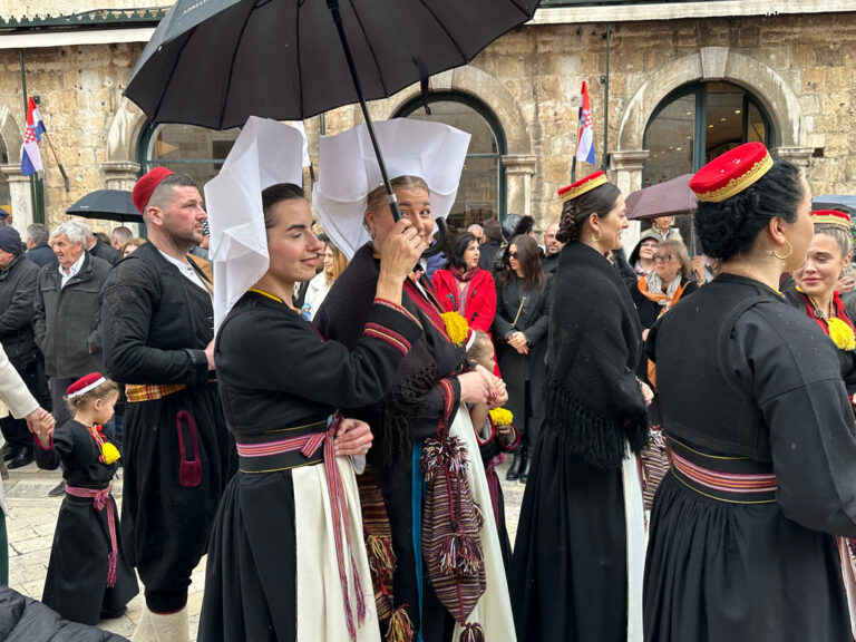 USUSRET FESTI Drugi dio radionice o konavoskoj nošnji danas na Grudi