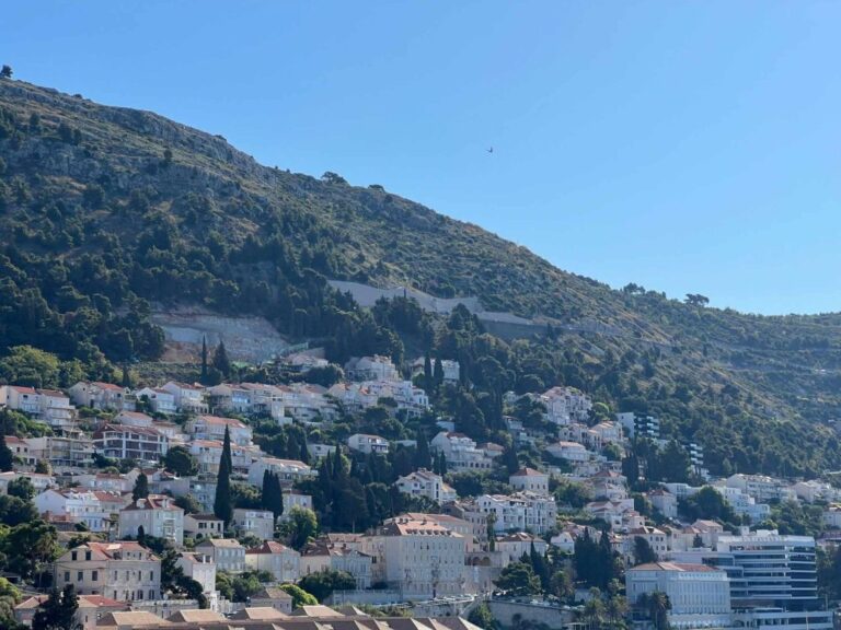 NESTAJE ZELENI POJAS ISPOD MAGISTRALE Bosanski biznismen predao zahtjev za izgradnju stambene zgrade na atraktivnoj lokaciji na Pločama