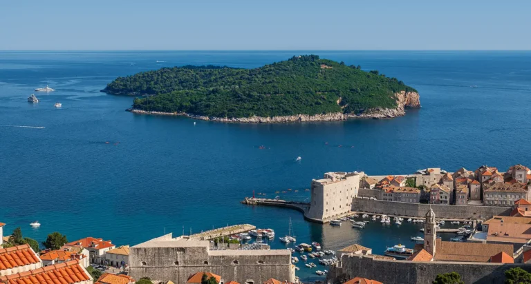 I dalje traje potraga za roniocem koji je nestao kod Lokruma