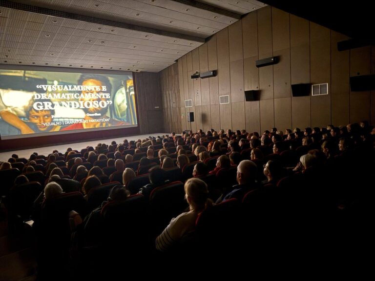 Karte “ni za lijeka”: Početak prikazivanja “Svadbe” i u Dubrovniku izazvao nevjerojatan interes