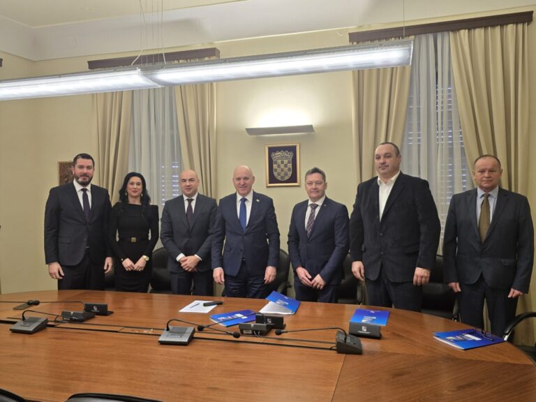 Potpisan ugovor s izvođačem radova na energetskoj obnovi zgrade ambulante u Kuni Pelješkoj