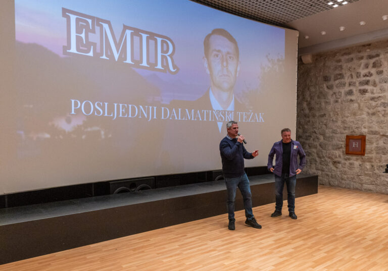 Dubrovačka premijera dokumentarnog filma „Emir – posljednji dalmatinski težak“ održana u kinu Visia