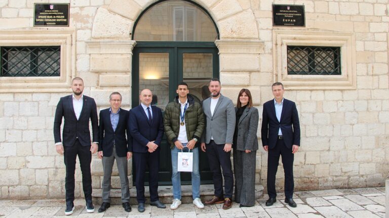 Brončani Marko Kuraja na prijemu kod župana: Veliki je ovo uspjeh za mali nogomet u našoj županiji