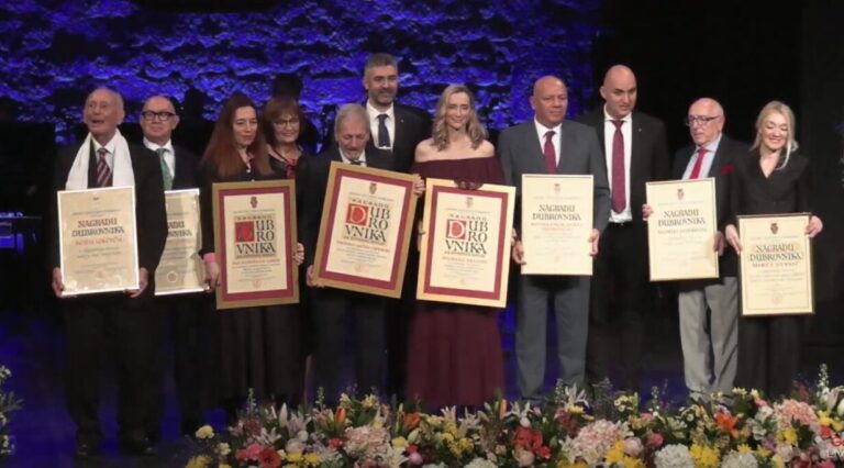 Laureatima dodijeljena priznanja: Hvala Gradu, našim obiteljima i svim građanima – bez vas ne bi bilo naših djela