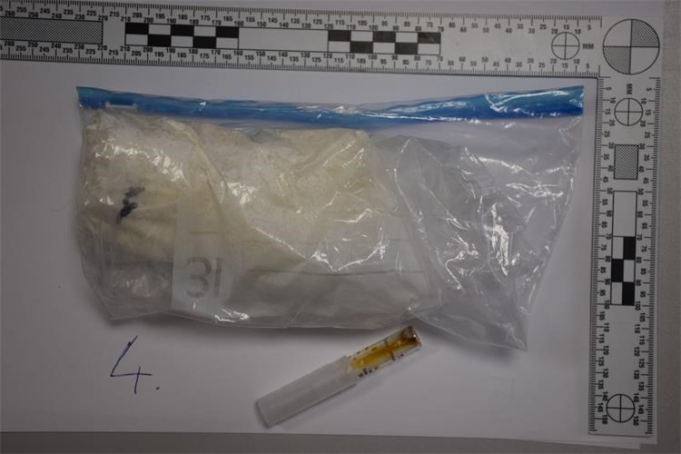 Stonska policija u vozilu u kojem se prevozila dubrovačka obitelj pronašla 2,3 kg amfetamina