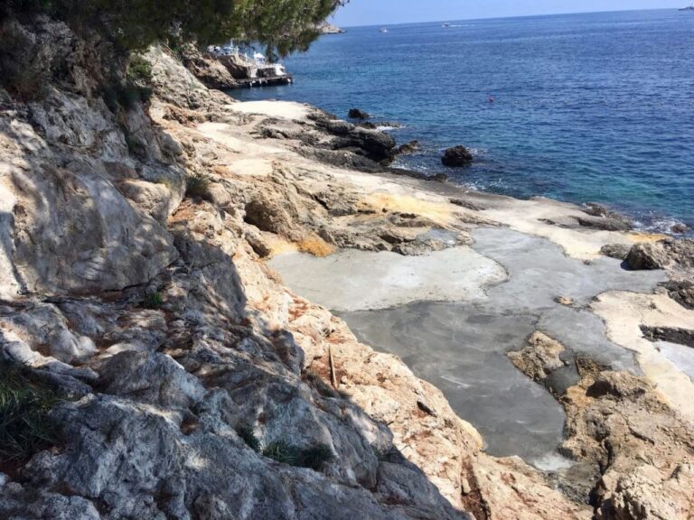 KRONOLOGIJA izgubljenih Đivovića: od javnog do privatnog parka i plaže