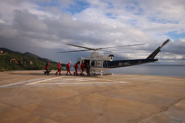 U Orebiću održana obuka iz helikopterskog spašavanja, uspješno je završili i pripadnici dubrovačkog HGSS-a