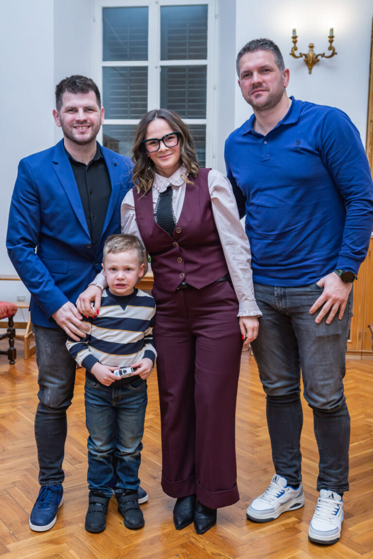 Predstavljena zbirka pjesama „Moli Boga ćeri i šuti!“ Josipe Garilović