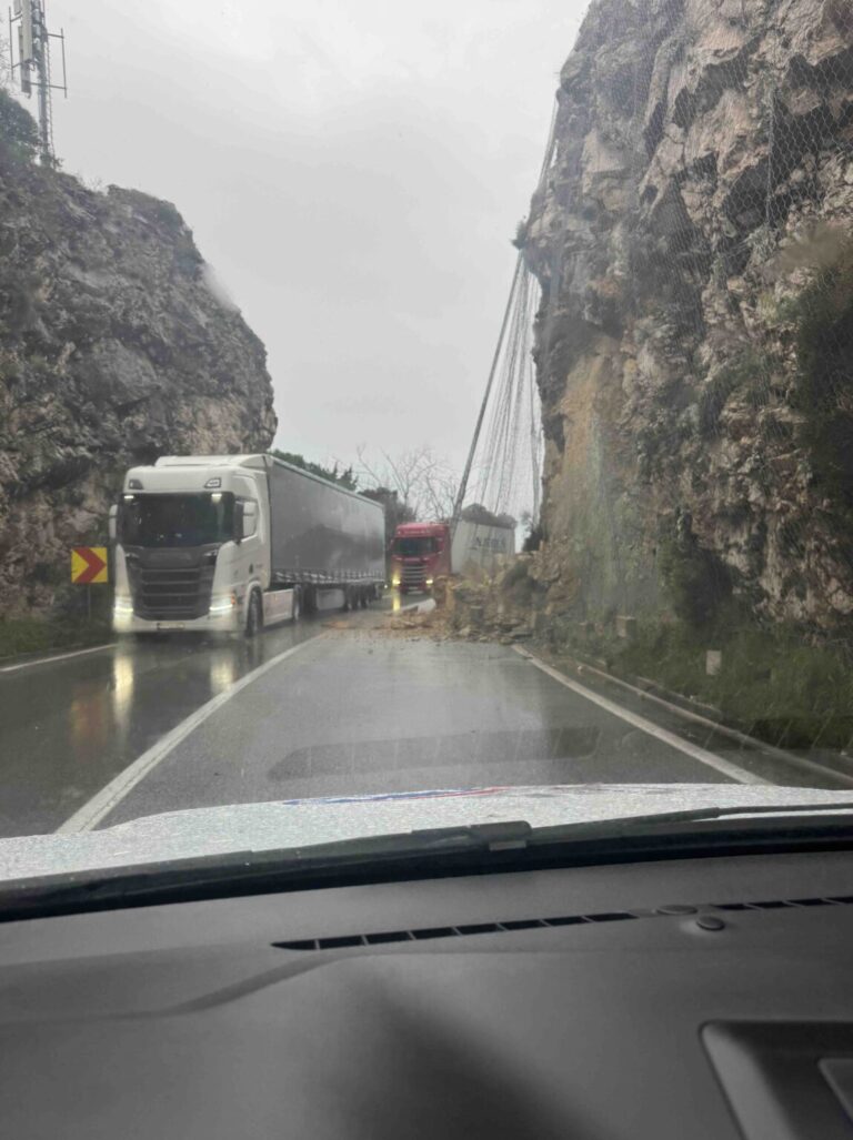 Oprezno vozite kod Zatona, odron na magistrali