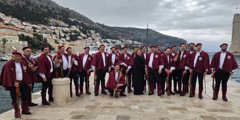 Trombunjeri u novim uniformama- za 1054. Festu Vesna Palunko sašila je 54 odore