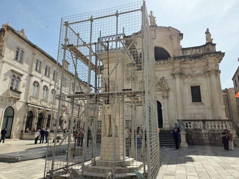 Ministarstvo kulture potvrdilo:  Orlandov stup nakon obnove bit će ograđen ogradom