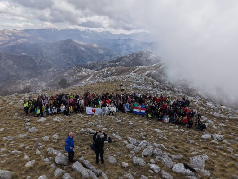 FOTO: “Sto žena na Sniježnici” povodom Dana žena