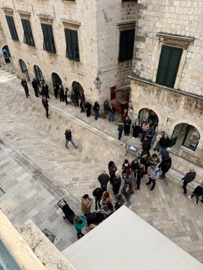 Ovo se ne viđa svaki dan! Red za ulaznice 77. Igara duž cijelog Straduna!