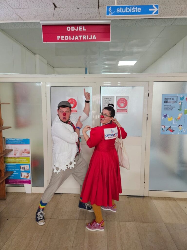 CRVENI NOSOVI u Dubrovniku, posjećuju Domove za starije i bolnicu