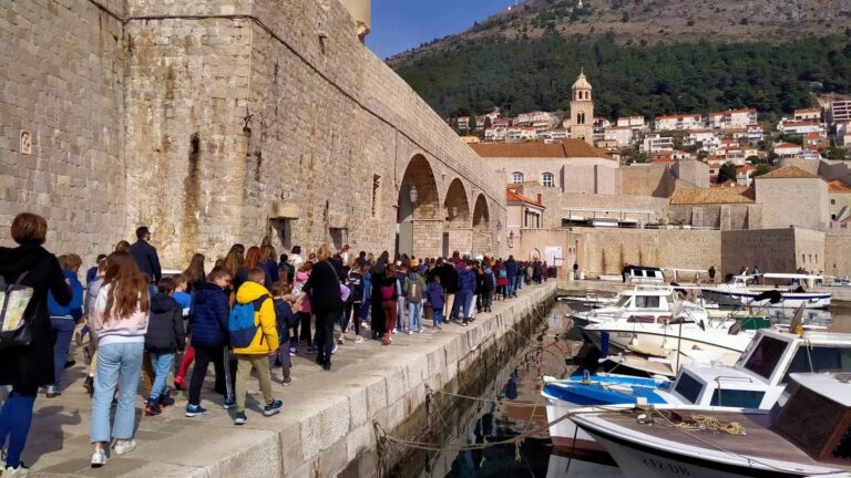 Dječji križni put ulicama Grada